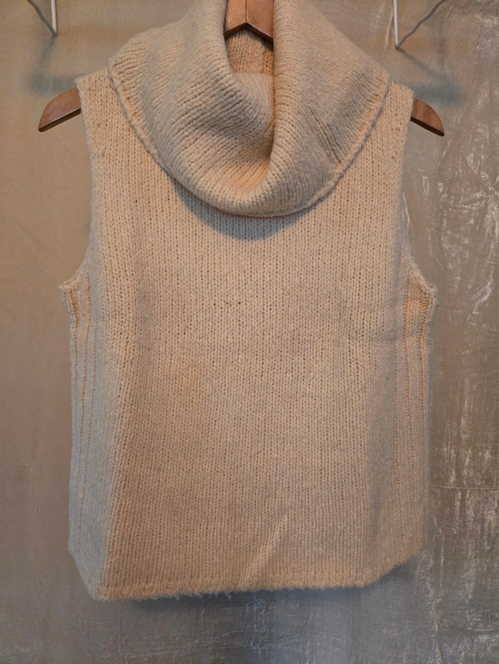 Banana Republic Cream Sleeveless Cowl Neck Sweater Vest